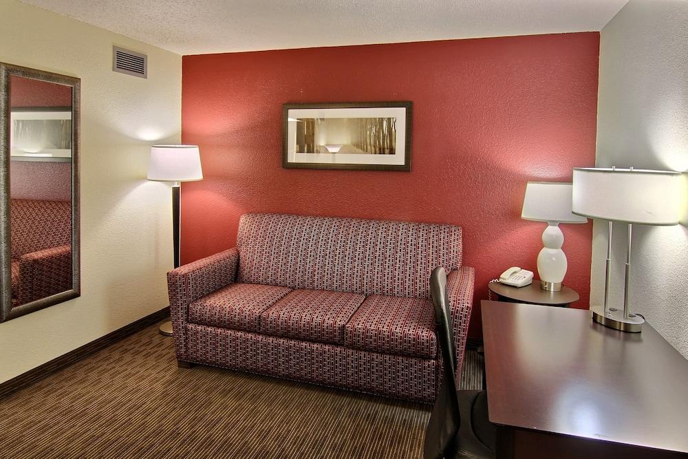 Blossom Hotel & Suites Traverse City photo 39
