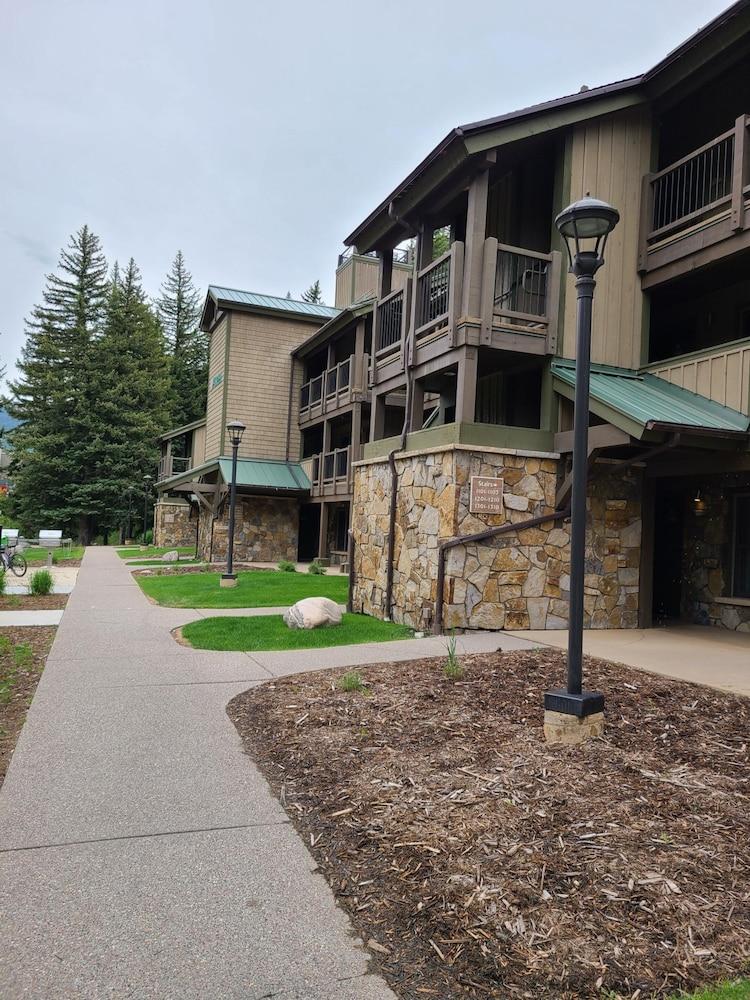 Bluegreen's StreamSide at Vail photo 1