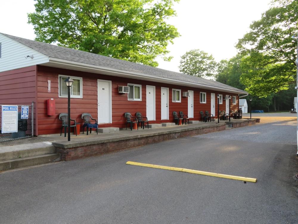 Red Ranch Motel photo 64
