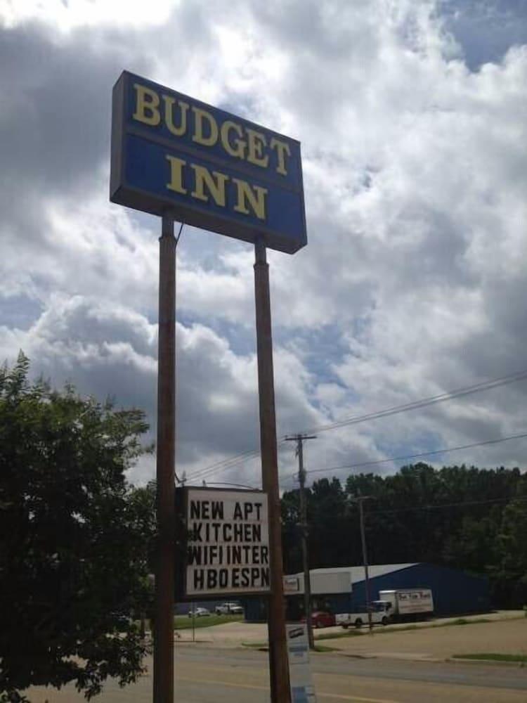 Budget Inn Magnolia photo 3