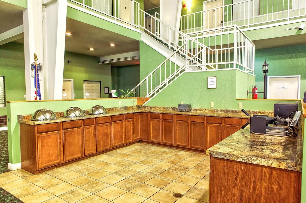 Coratel Inn & Suites By Jasper McCook photo 29