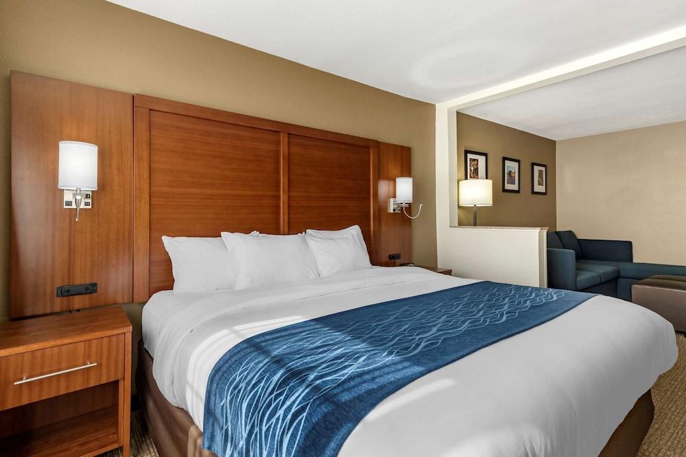Comfort Inn & Suites Texas Hill Country photo 16