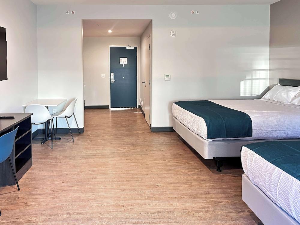 Studio 6 Richmond Airport photo 8