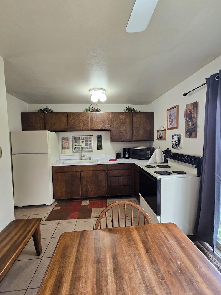 Chateau Rouge Condominiums photo 84