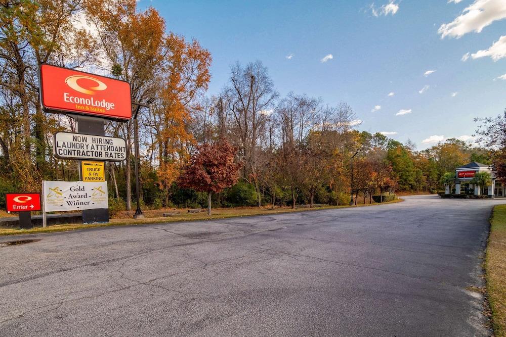 Econo Lodge Inn & Suites Cayce I-26 Airport — hotel in West Columbia