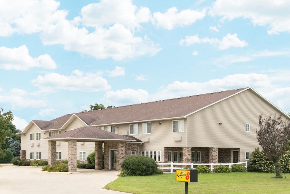 Super 8 by Wyndham Osage photo 20