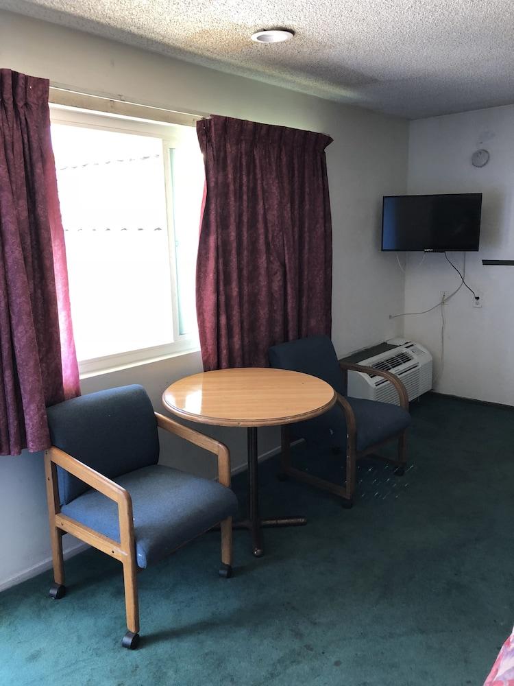 Kings Lodge Motel photo 8