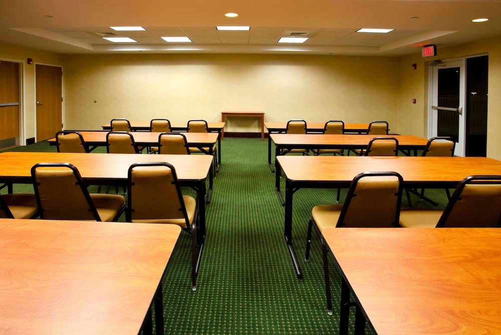 Holiday Inn Express Hotel & Suites Brooksville West by IHG photo 26