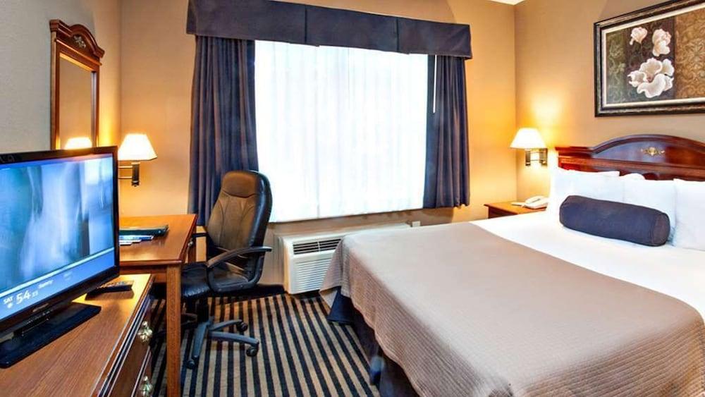 Mountain Inn & Suites photo 43