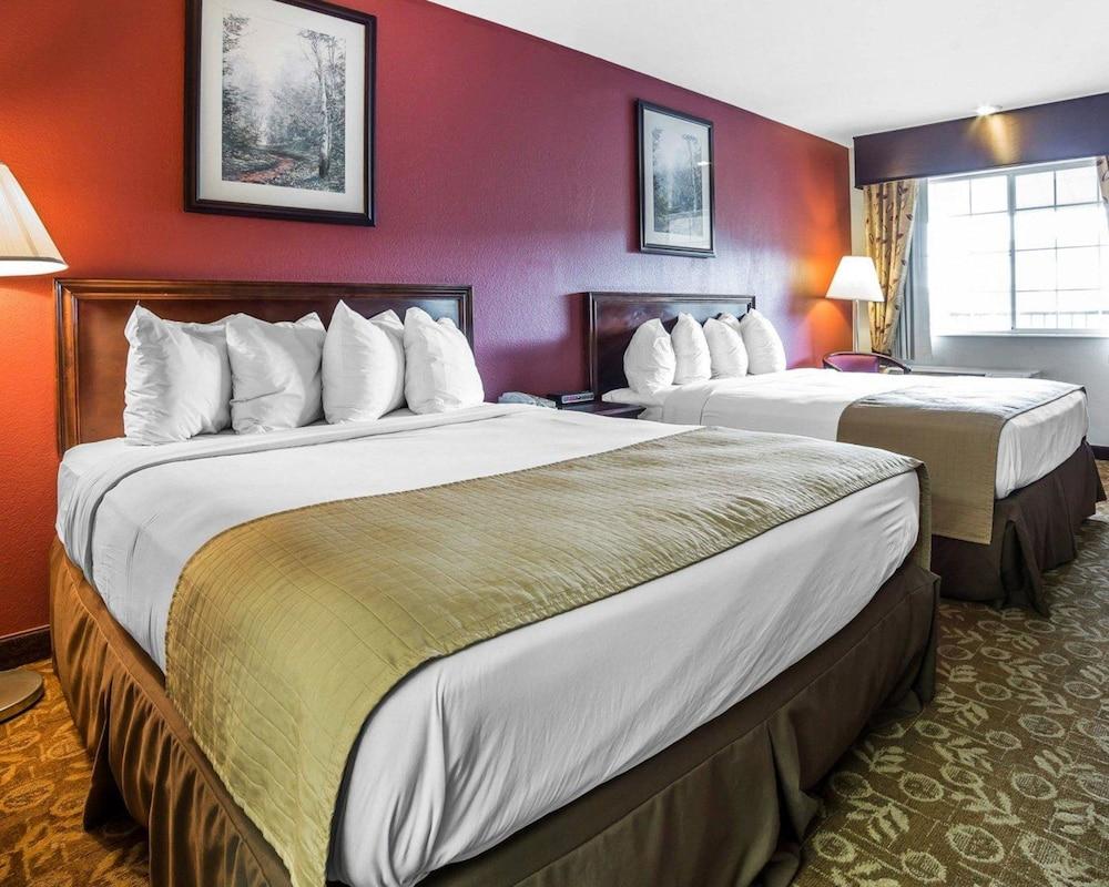 Quality Inn & Suites Minden photo 5