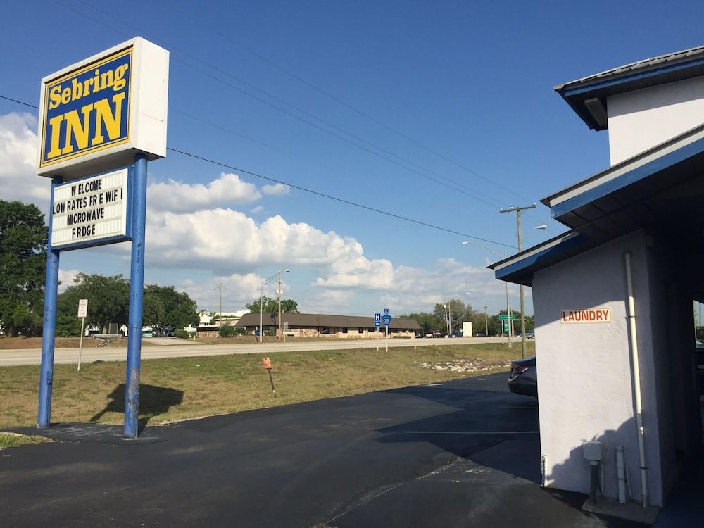 Sebring Inn photo 26