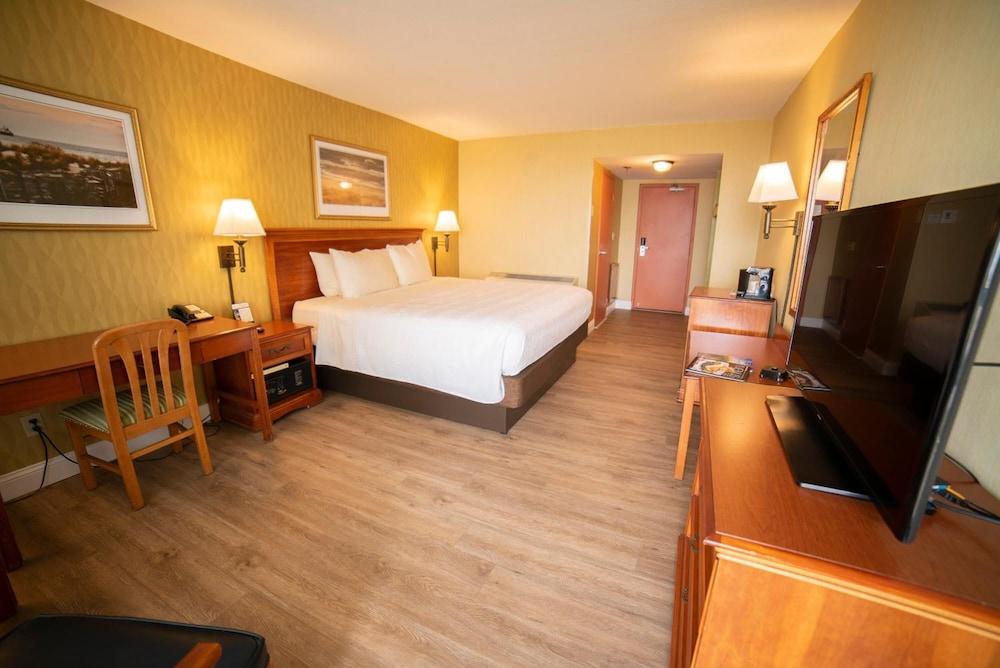 Oceanfront Inn photo 11
