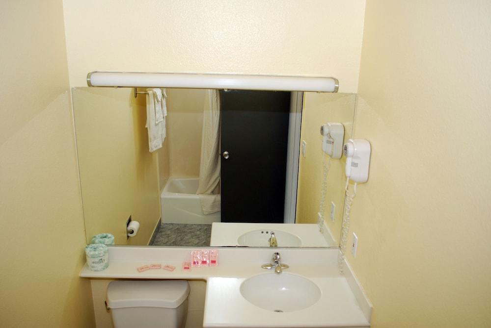 Budget Inn Anaheim photo 17