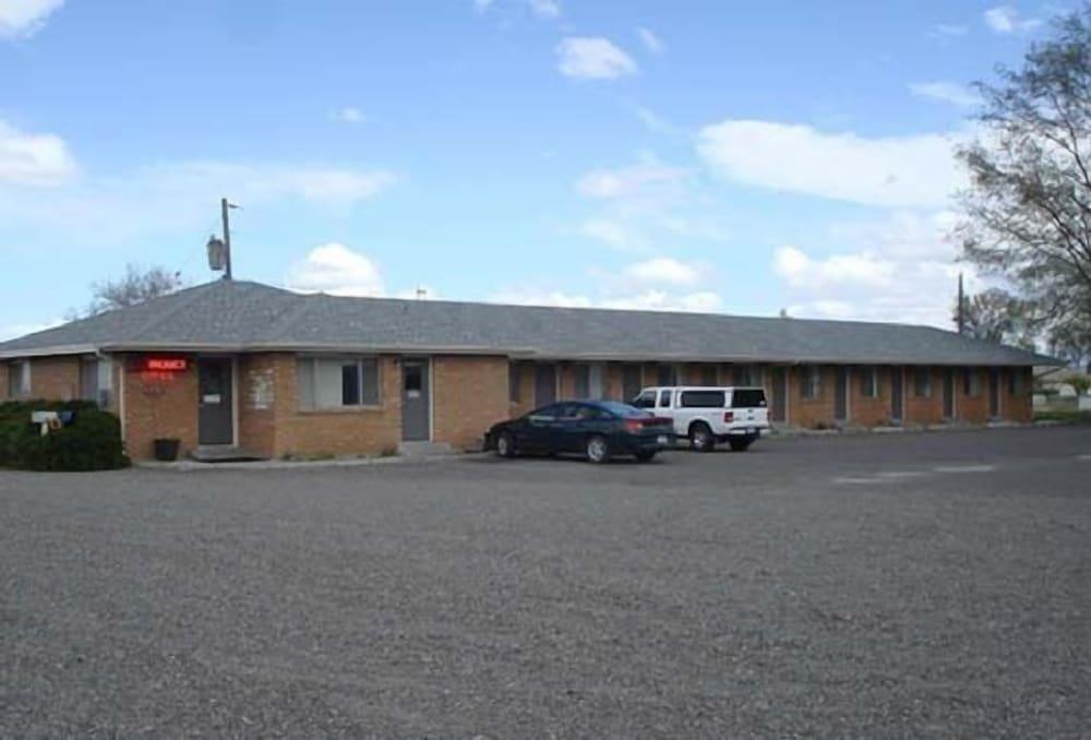 Tops Motel photo 17