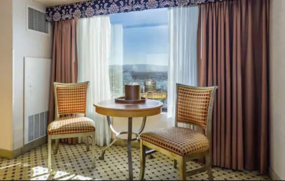 Reno Suites photo 4