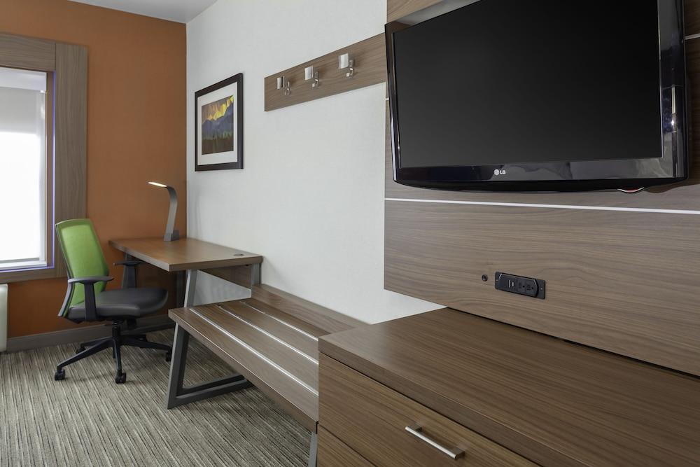 Holiday Inn Express & Suites Interstate 90 by IHG photo 6