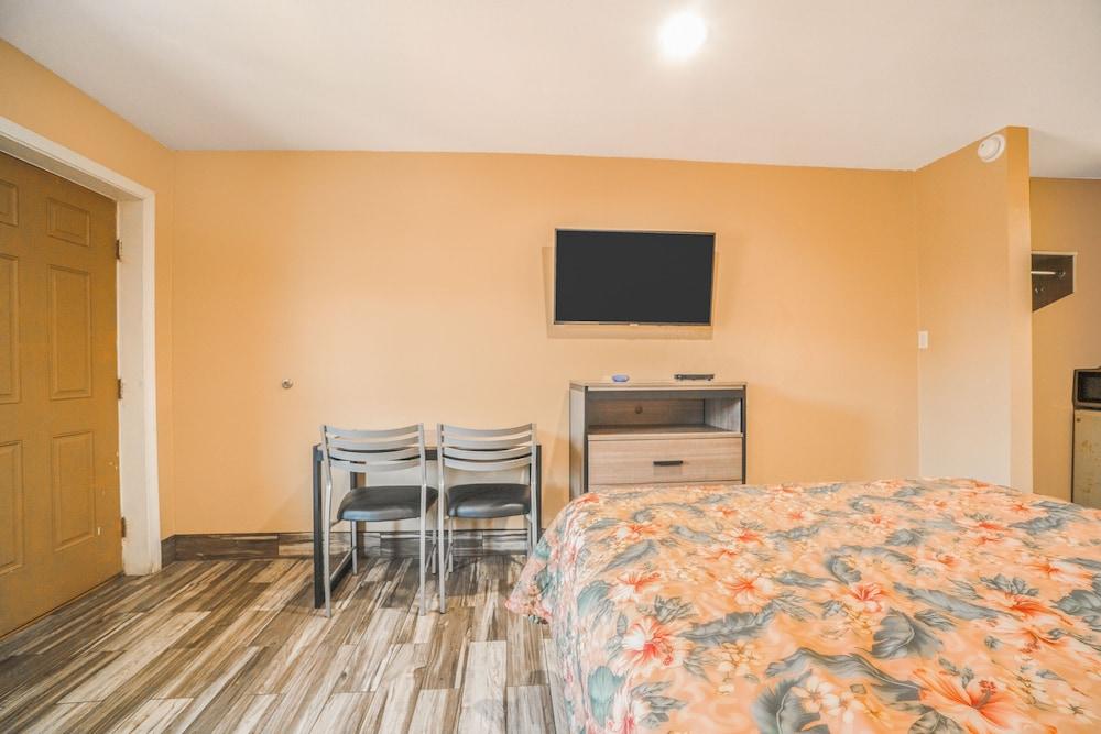 Days Inn by Wyndham Aransas Pass photo 2