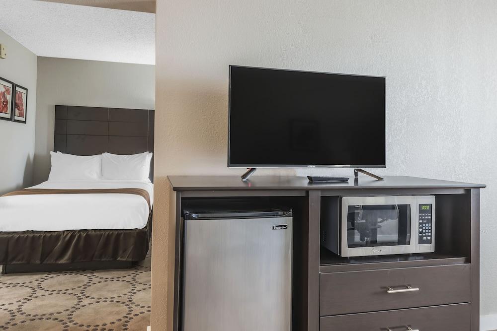 Quality Inn & Suites Kissimmee by The Lake photo 29