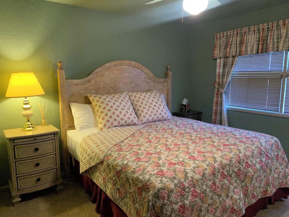 The Canebrake photo 22