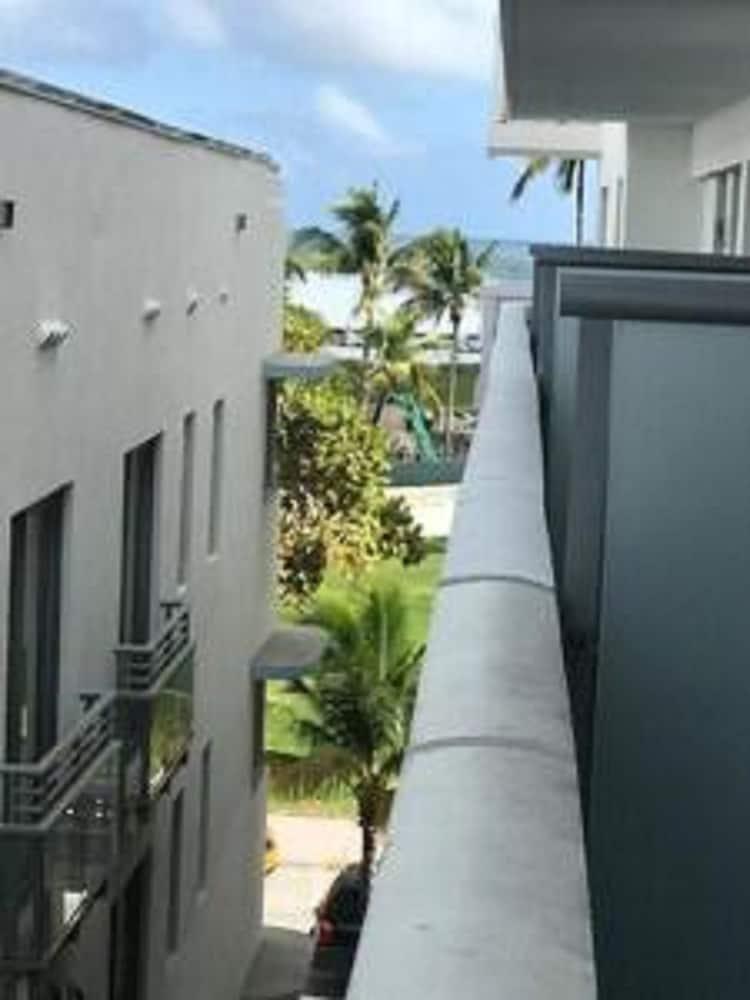 Ocean Drive Studios Beach Front photo 34