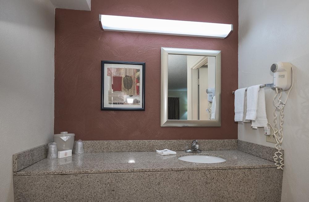 Sycamore Suites photo 49