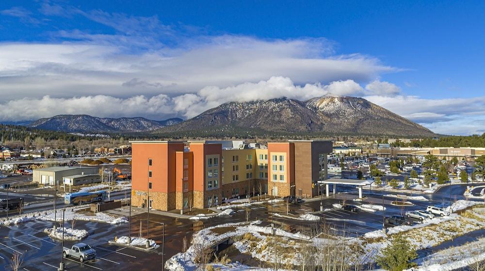 La Quinta Inn & Suites by Wyndham Flagstaff East I-40 photo 31