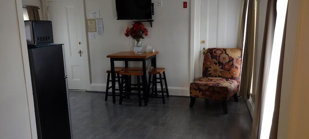 The Whitetail and Suites photo 28