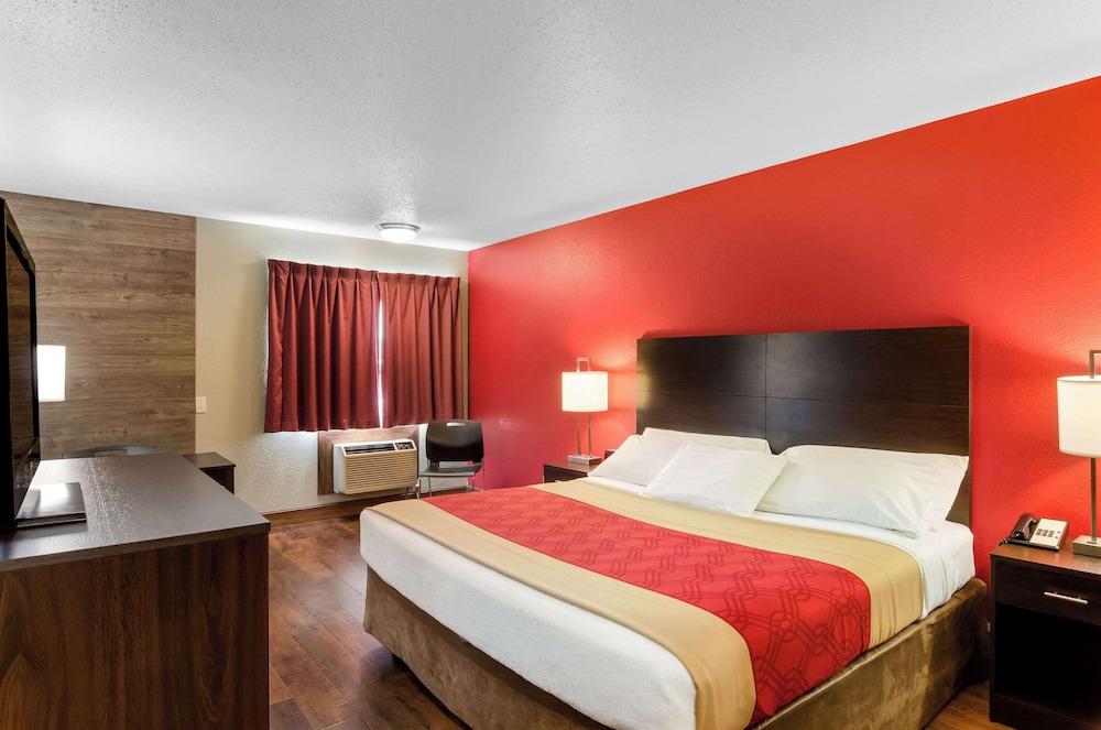 Econo Lodge photo 22