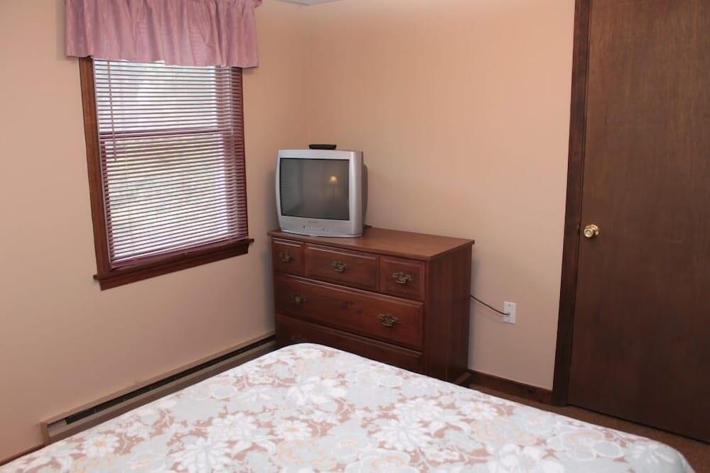 The Villager Motel photo 3
