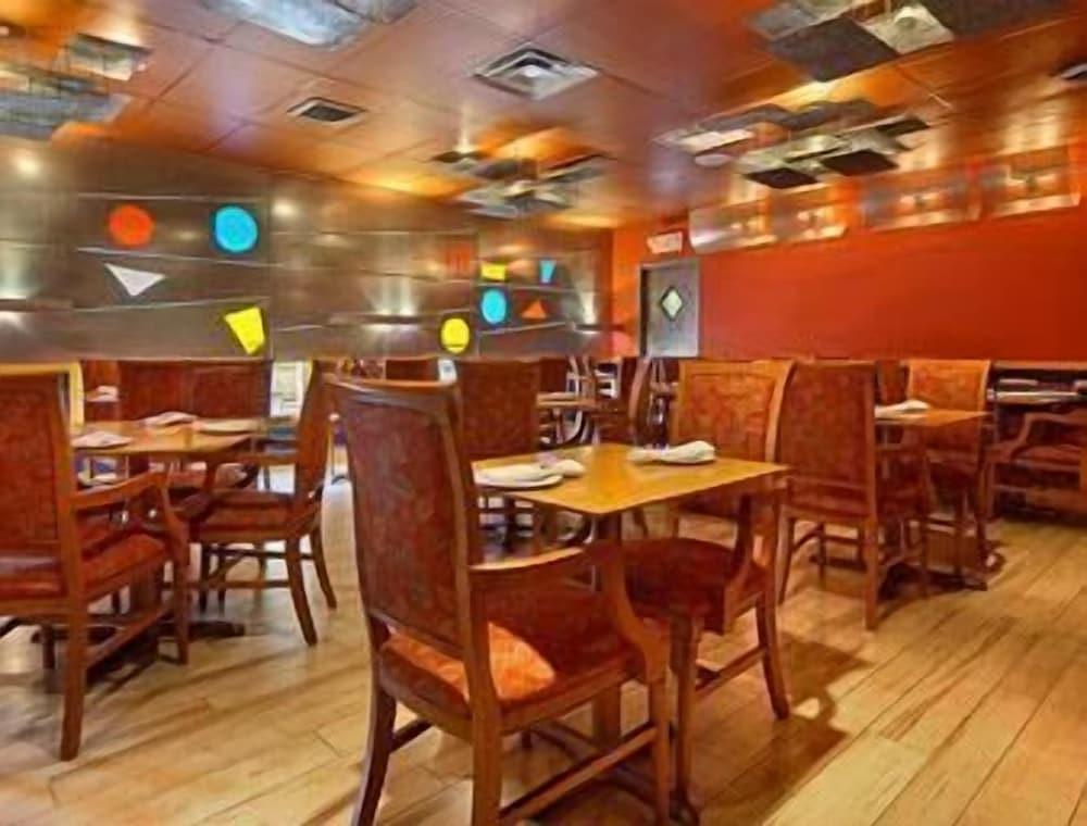Days Inn by Wyndham Ridgefield photo 12