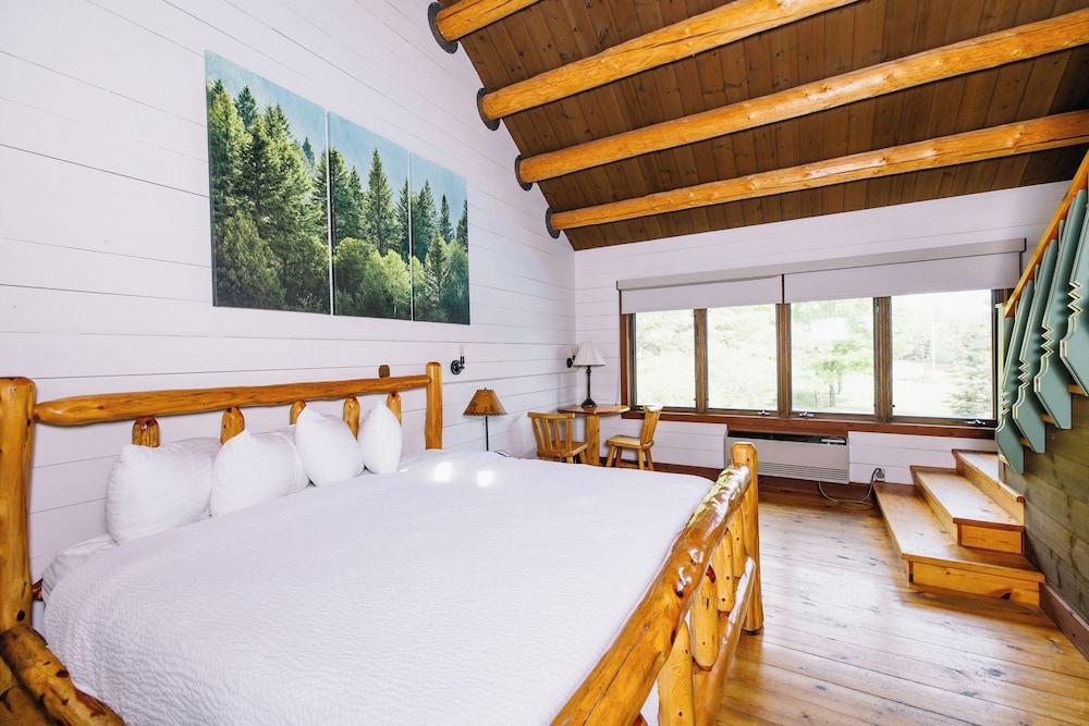 Drummond Island Resort photo 54