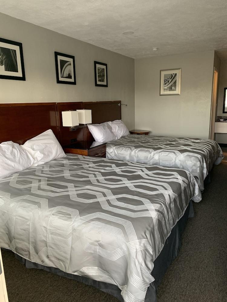 Maple Tree Inn photo 10