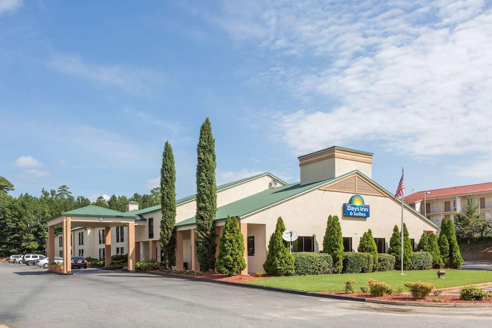 Days Inn & Suites by Wyndham Peachtree Corners/Norcross photo 1