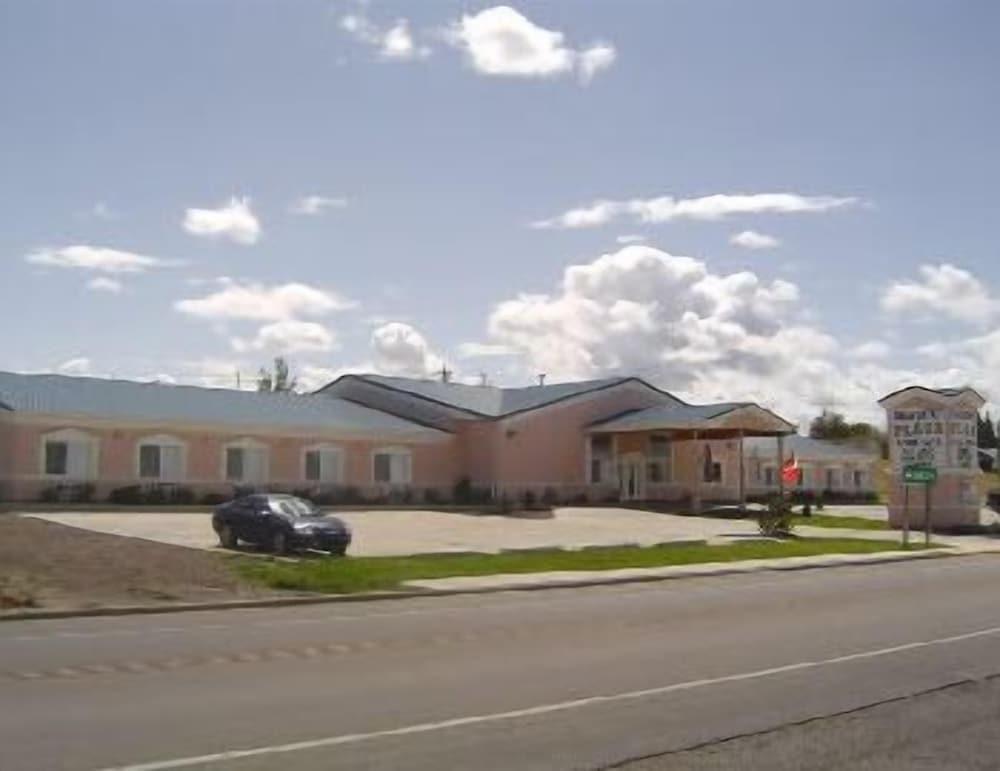 Glacier Gateway Plaza photo 1