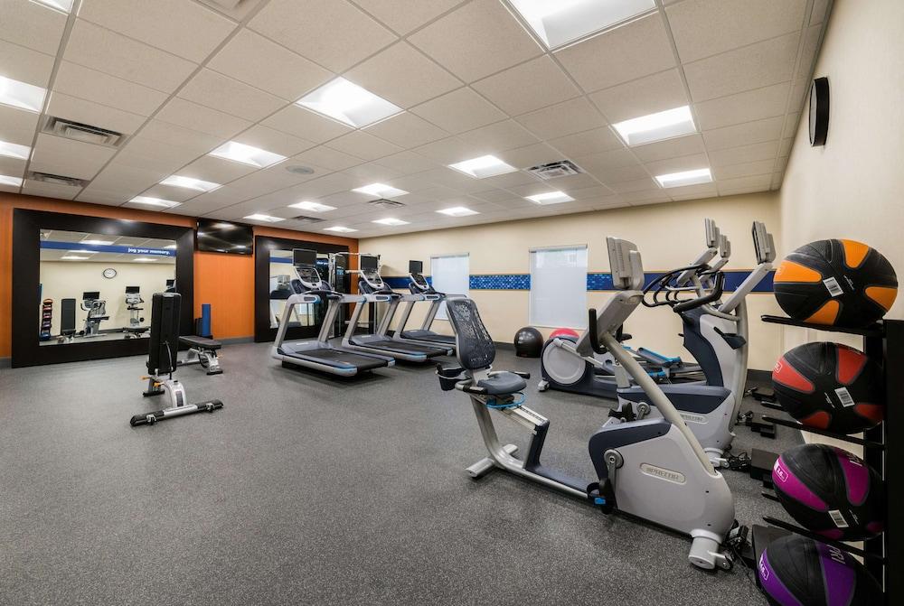 Hampton Inn & Suites Wixom photo 42