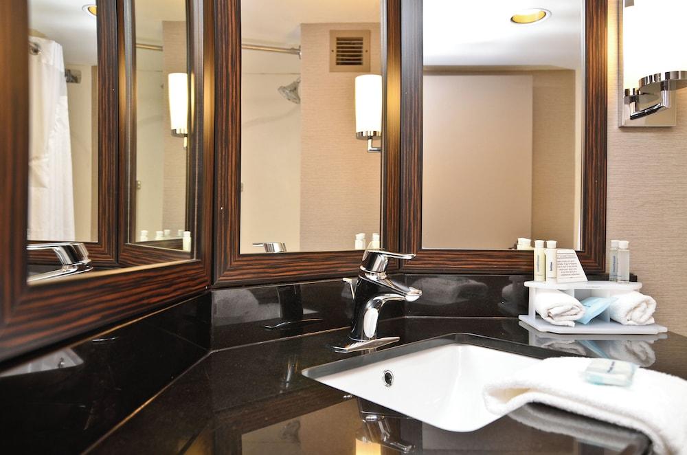 Holiday Inn Express Burlington by IHG photo 19