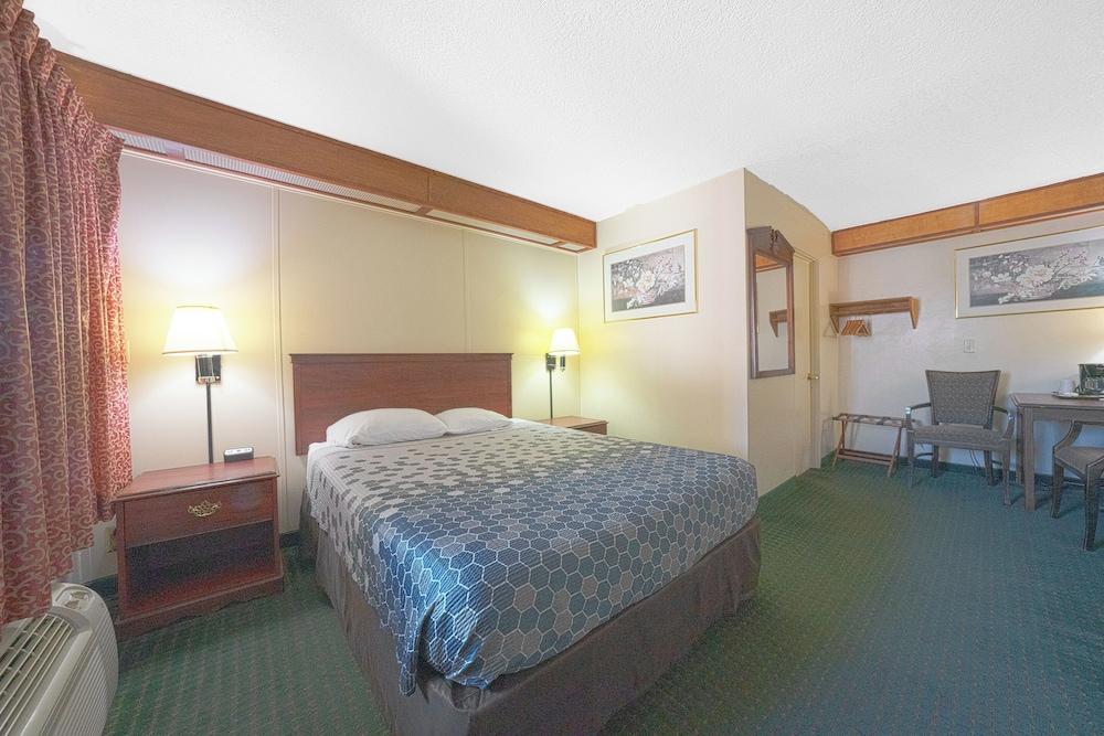Broadway Inn photo 23