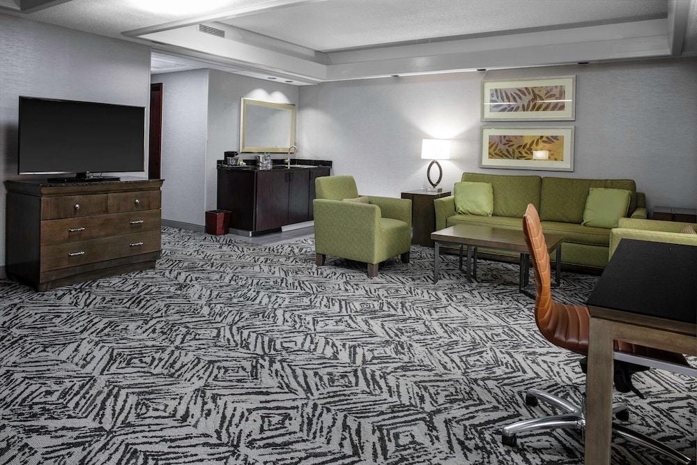 DoubleTree by Hilton Omaha Downtown photo 14