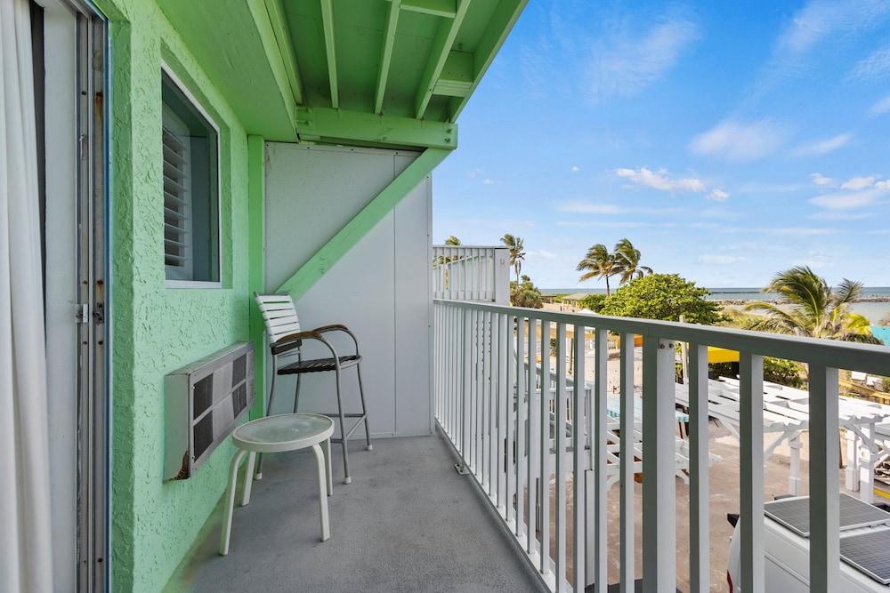 Oceanfront Inn photo 10