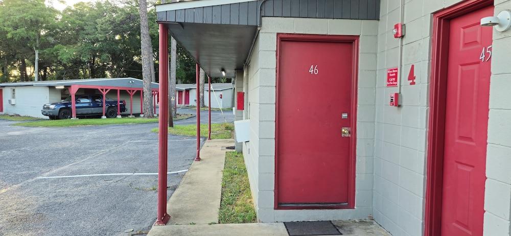 Bama Motel Mobile I-65 & US-90 photo 17