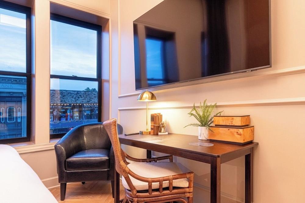 Sinclair Suites photo 12