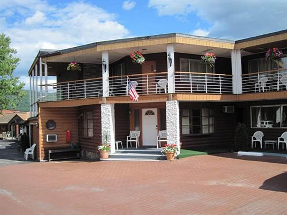 Lake Crest Inn photo 80