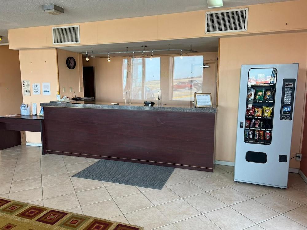 Travelerslodge Motel photo 2