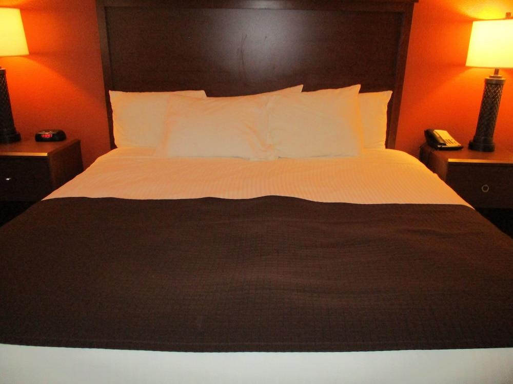 Northwoods Inn & Suites Blackduck photo 7