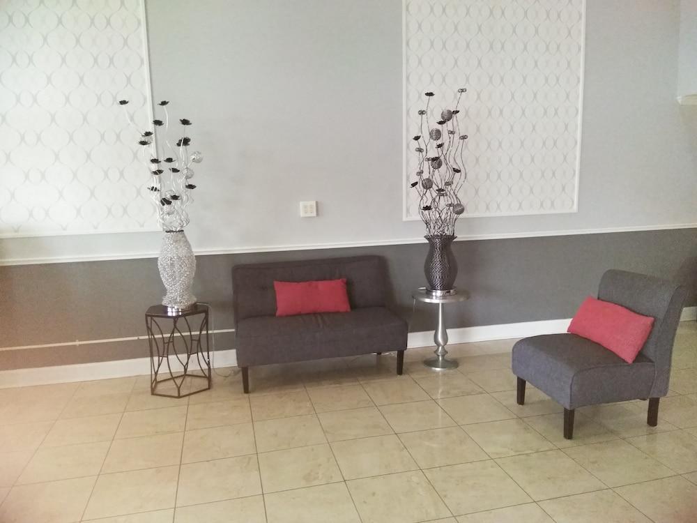 Ramada by Wyndham Henderson/Evansville photo 4