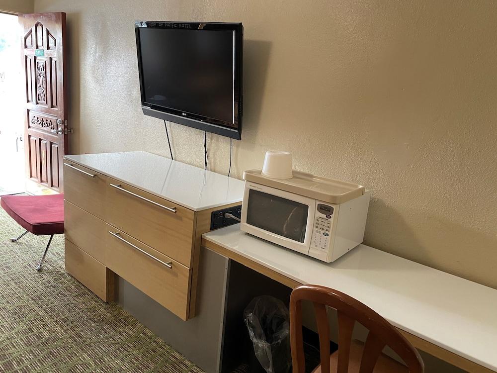 PACIFIC EXPRESS INN photo 9