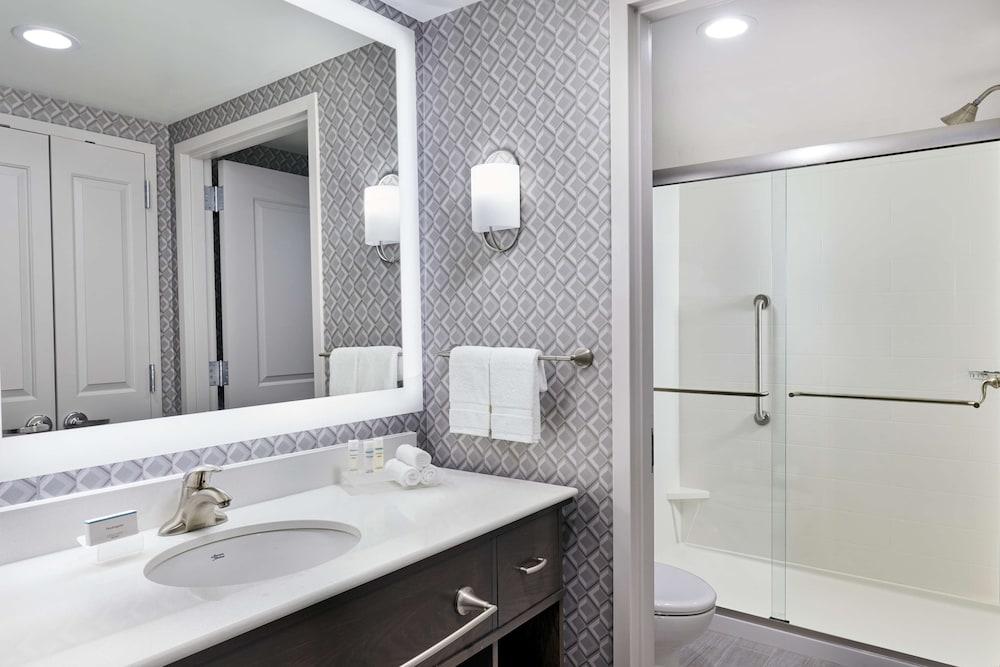 Homewood Suites by Hilton Teaneck Glenpointe photo 32