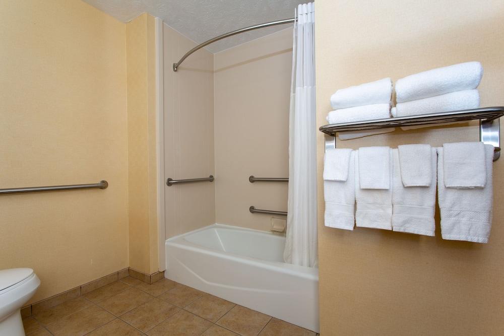 Hampton Inn Waterloo Cedar Valley photo 22