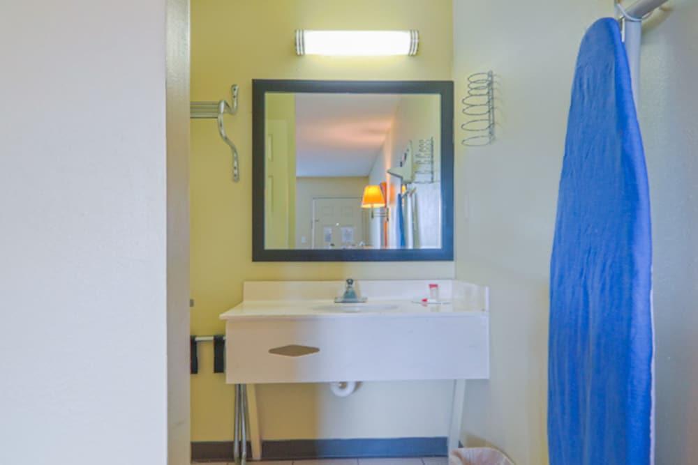 Economy Inn By OYO Ashburn photo 29