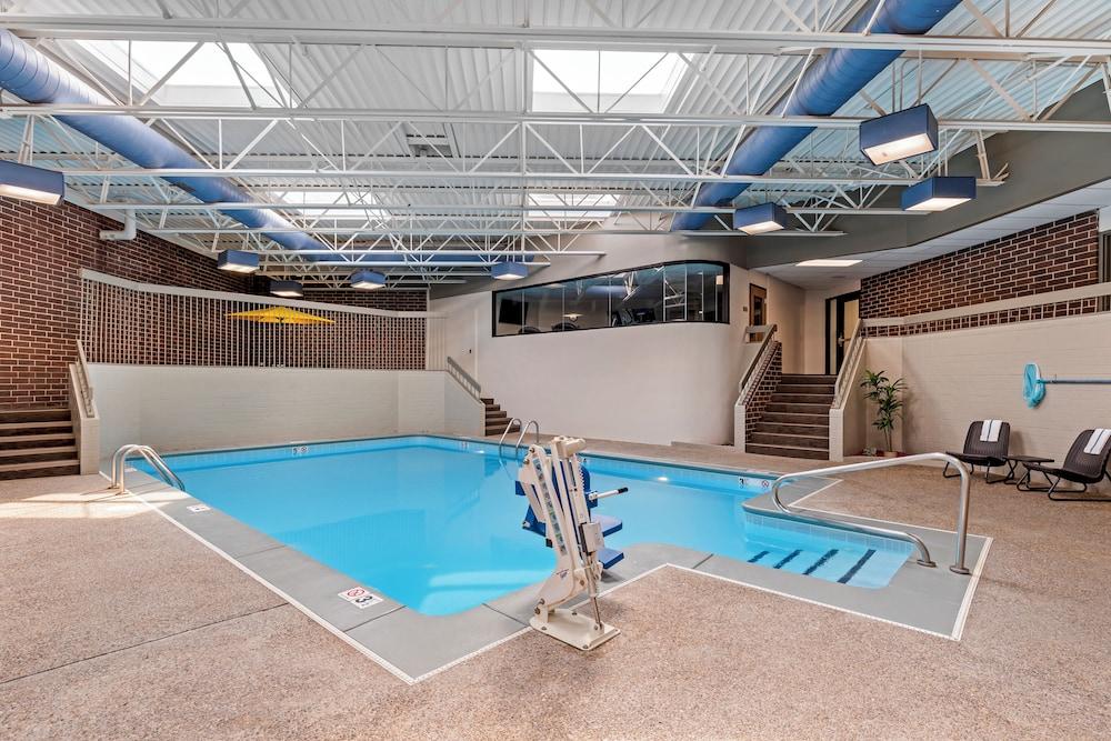 Executive Residency By Best Western Waterloo & Cedar Falls photo 18